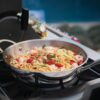 Grill gazowy Napoleon Prestige PRO™ 825 RSBI z palnikiem woka, palnikiem rożna i strefą Sizzle Zone™ - obrazek 10